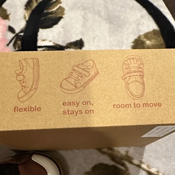 See Kai Run Brown Sneakers with White and Black Details - Picture 6 of 6